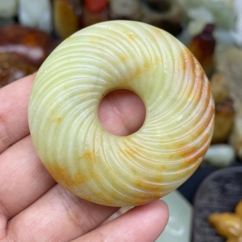 蛇纹石玉未镶嵌颈饰7