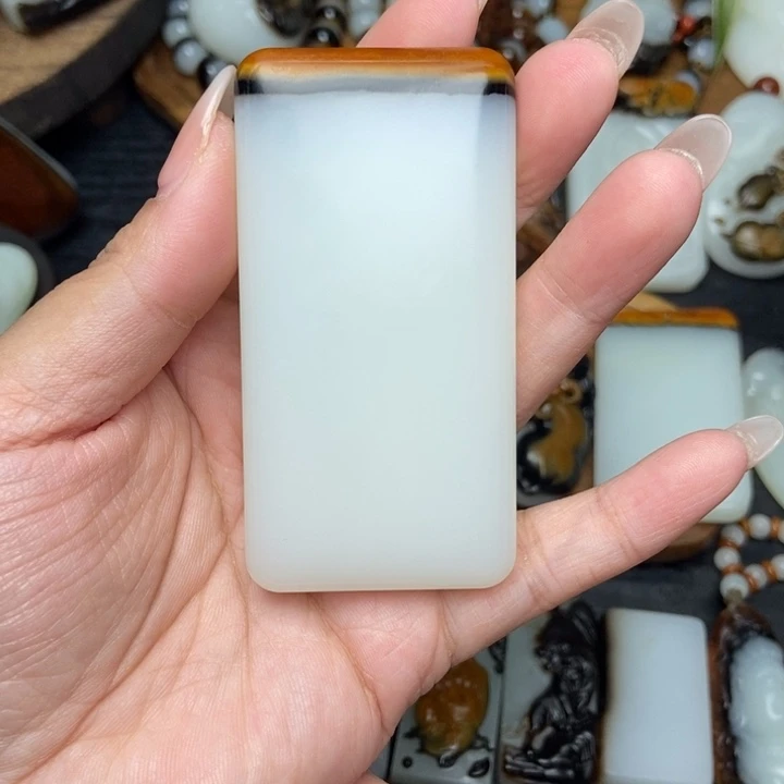 星***辰和田玉未镶嵌颈饰