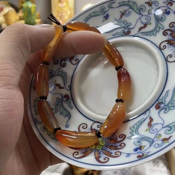 瓷片精致雕刻工艺