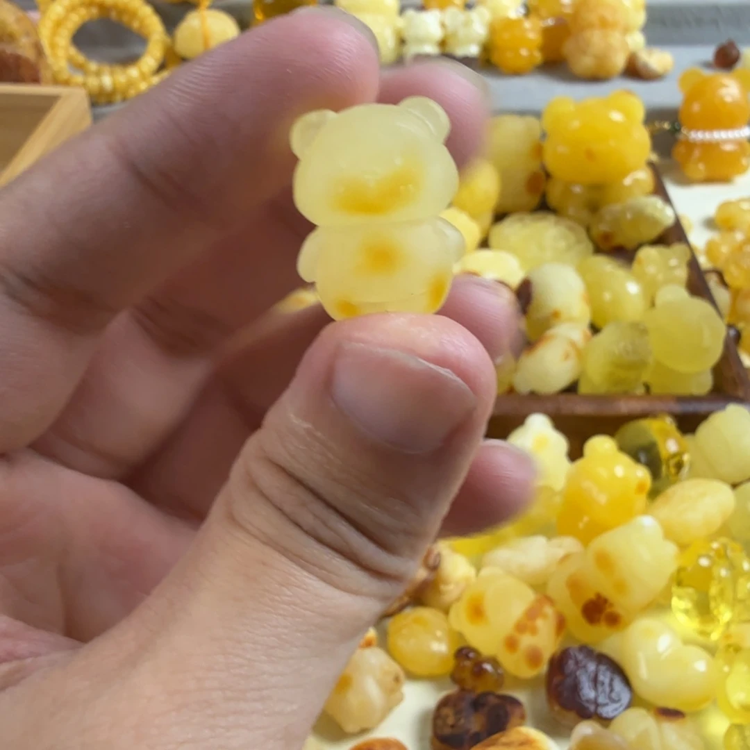 5****未镶嵌琥珀珠宝奇石