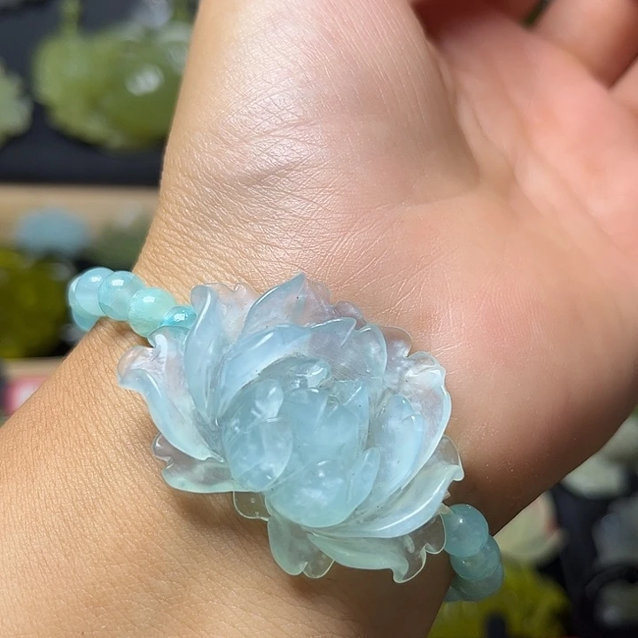 未镶嵌蛇纹石玉颈饰