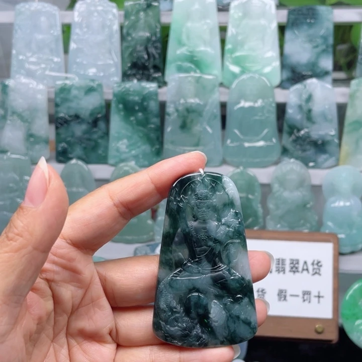 颈饰未镶嵌翡翠不动明王