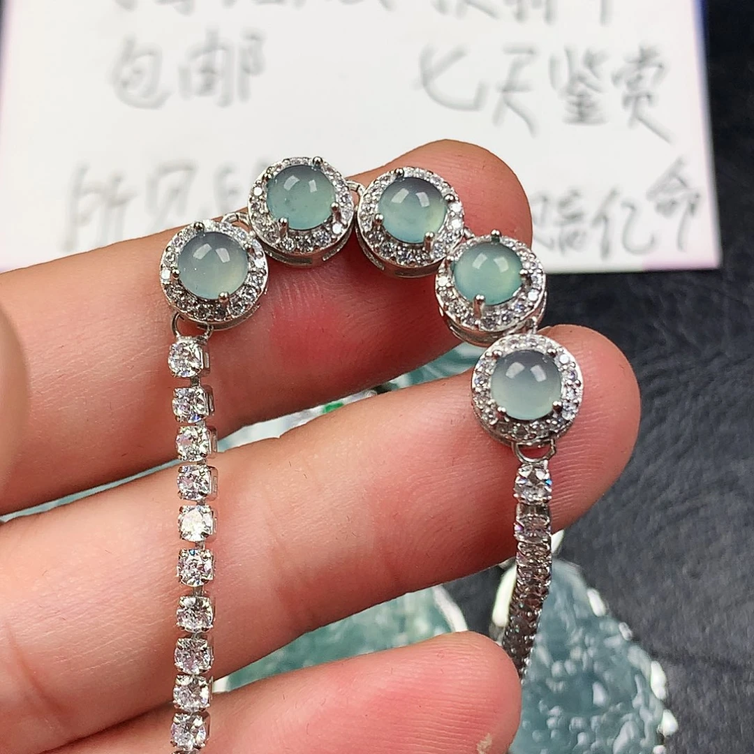 翡翠未镶嵌颈饰手链