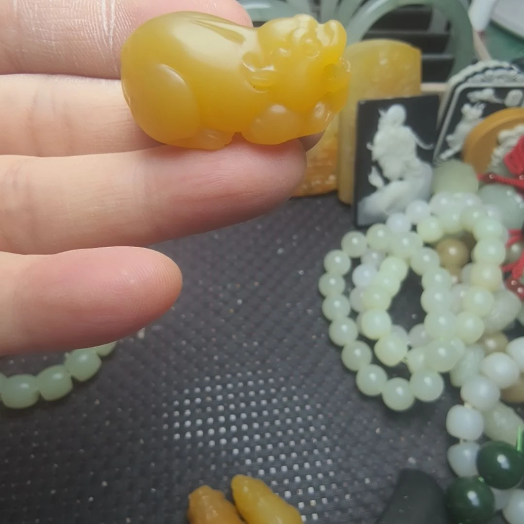 石英质玉（黄龙玉）未镶嵌颈饰用****1