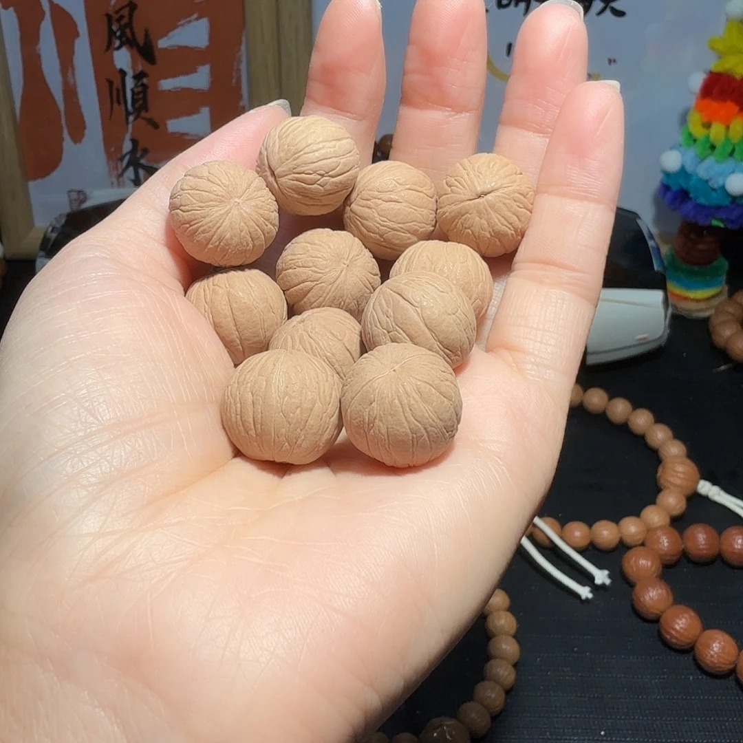 *****核桃原皮原色聚宝盆手持18