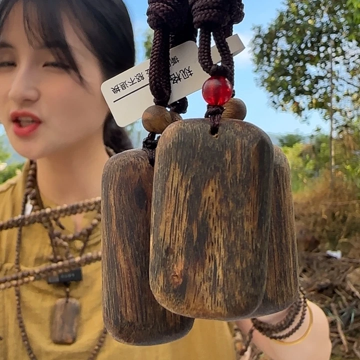 沉香手串海南莺歌绿棋楠无事牌 多样性发其一