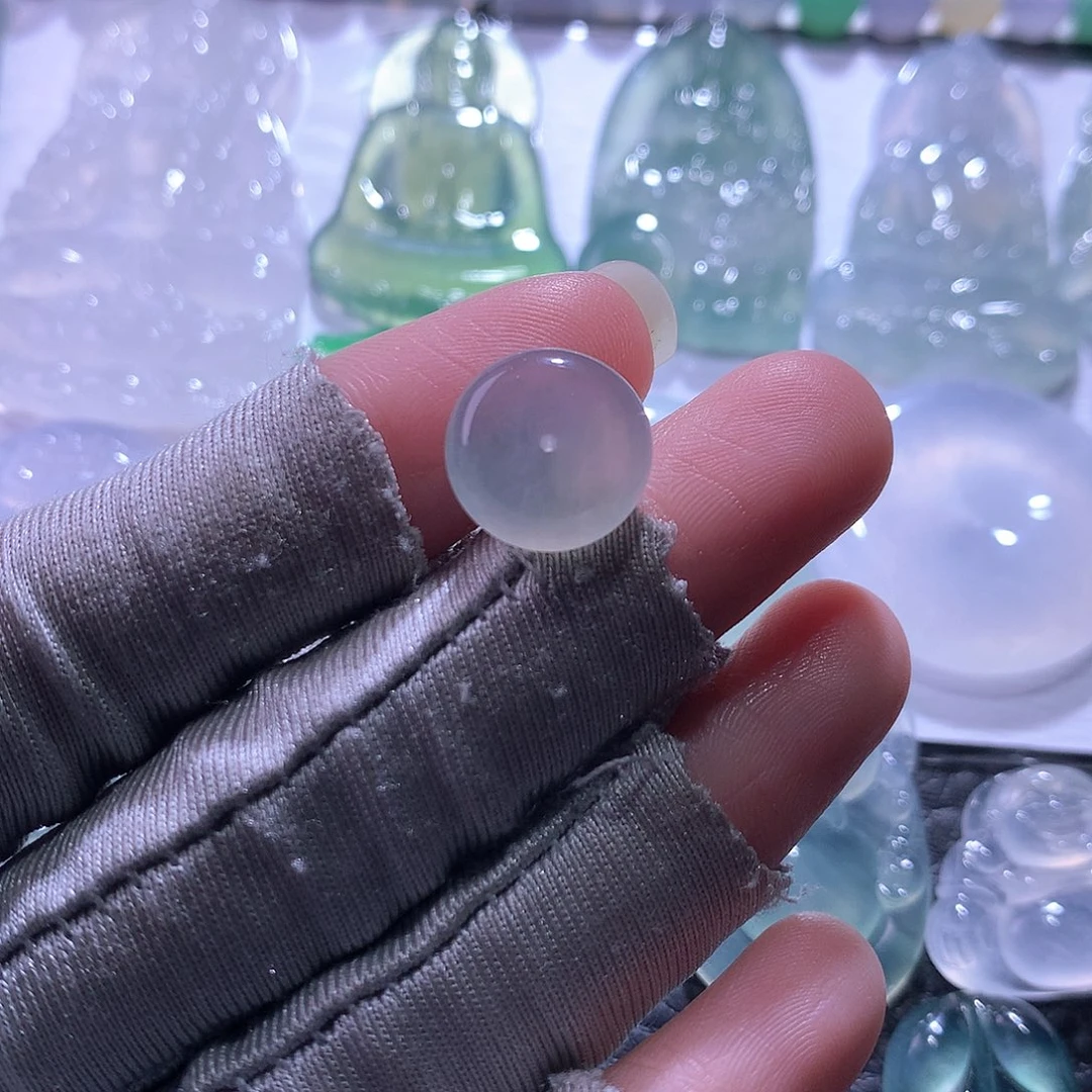 翡翠未镶嵌颈饰扣