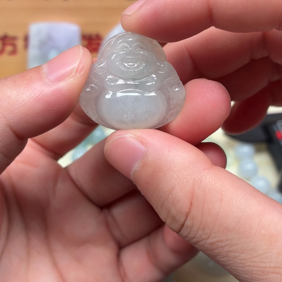 翡翠未镶嵌颈饰佛公