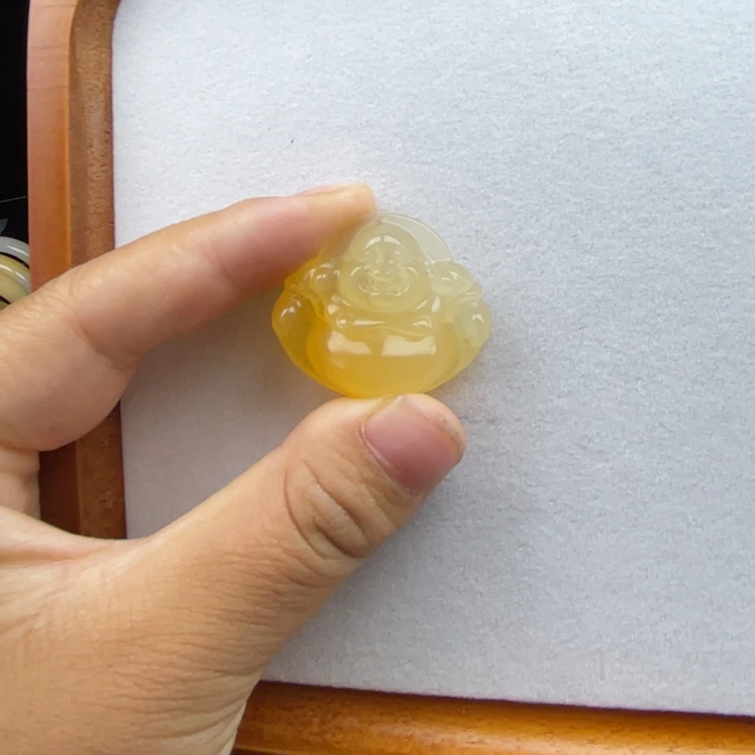 石英质玉（黄龙玉）未镶嵌颈饰