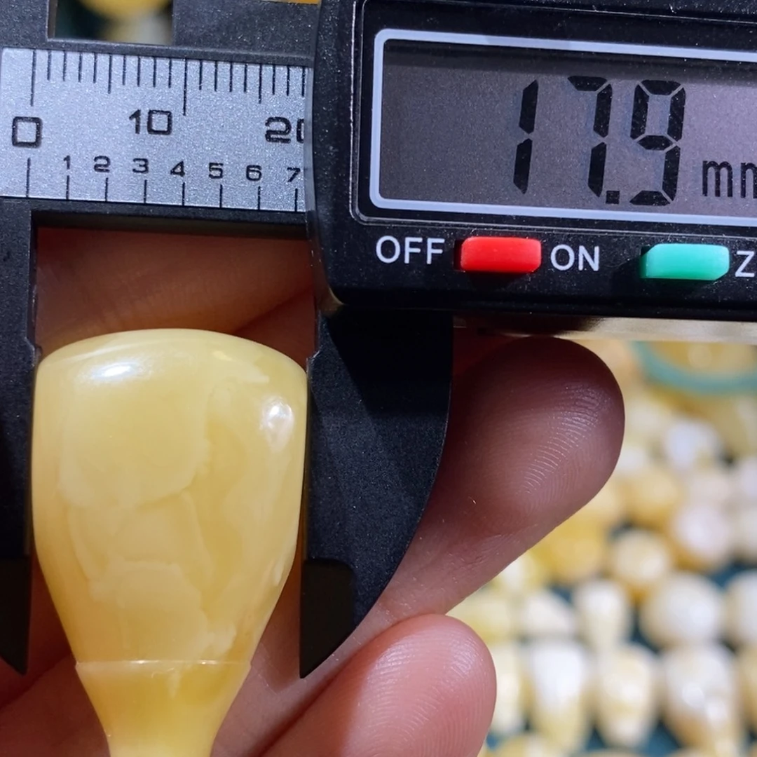 蜜蜡裸石未镶嵌配饰