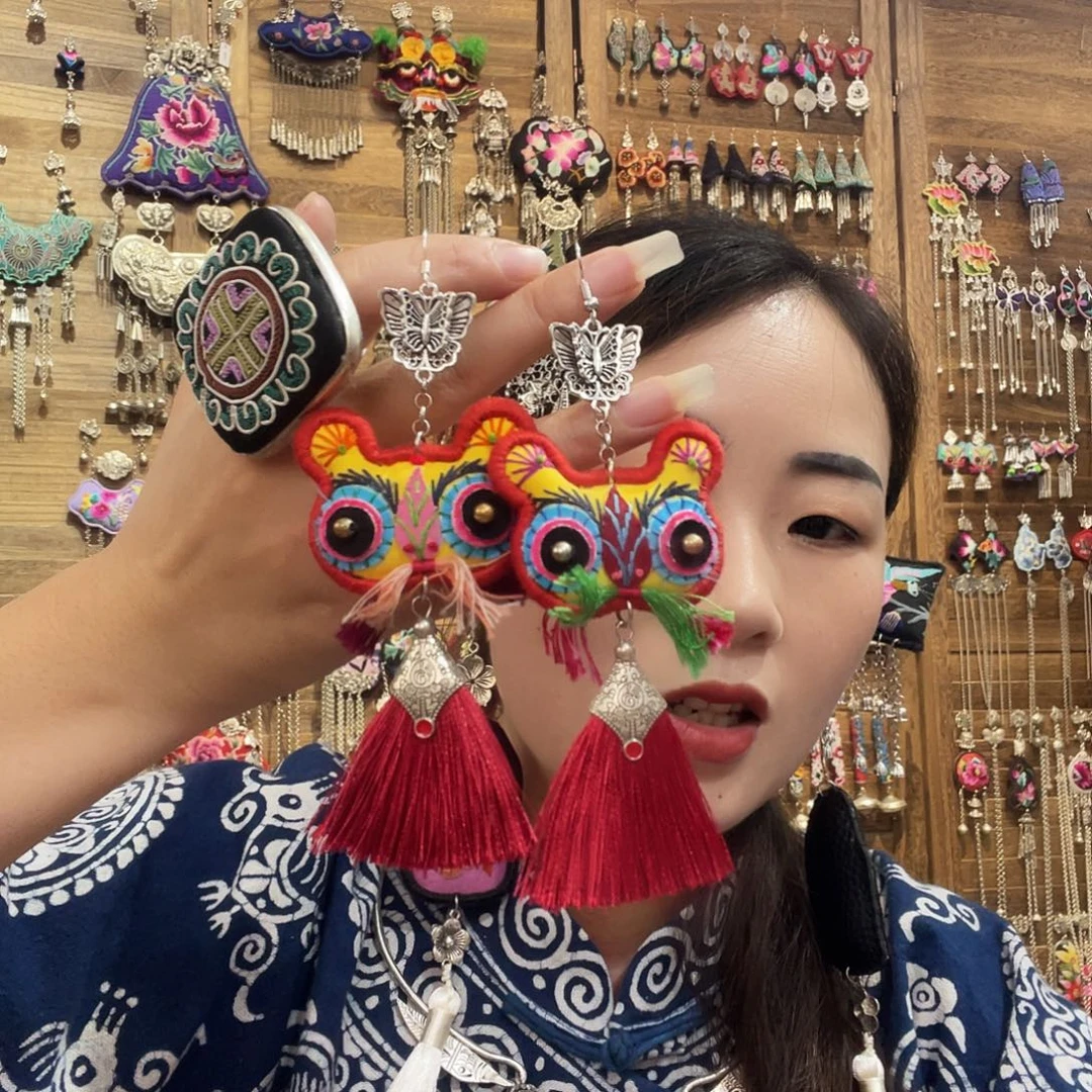 织绣纯手工制作苗绣耳环