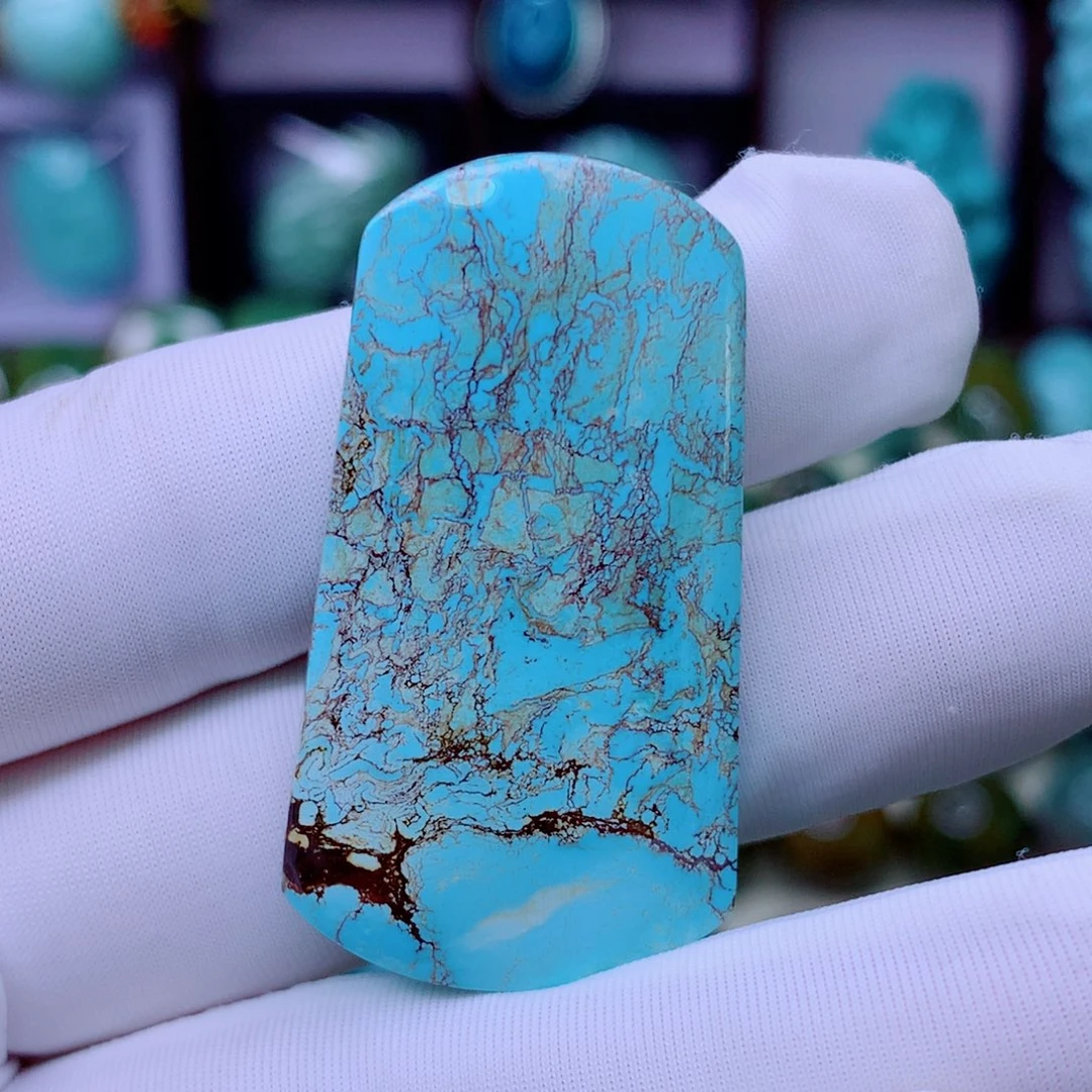 未镶嵌绿松石颈饰