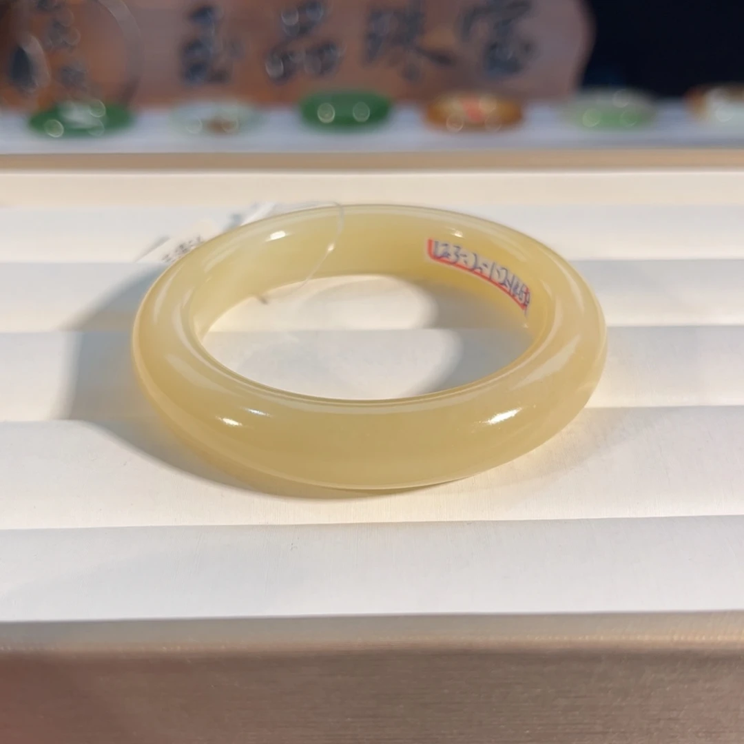 和田玉未镶嵌手镯甜糖 巨温柔