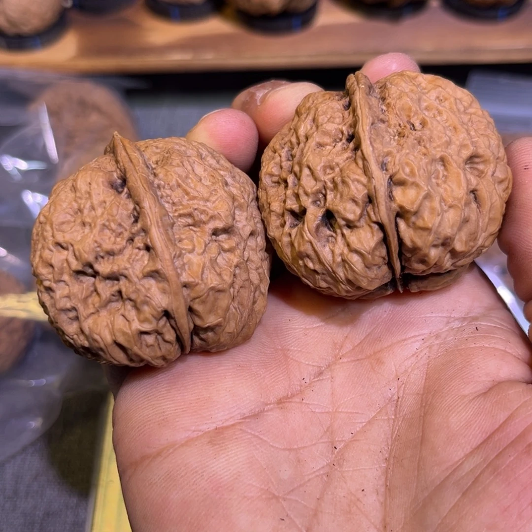 把件文玩核桃红旺云铁28号43mm