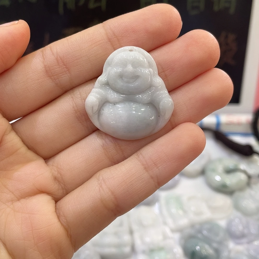 翡翠未镶嵌颈饰佛公