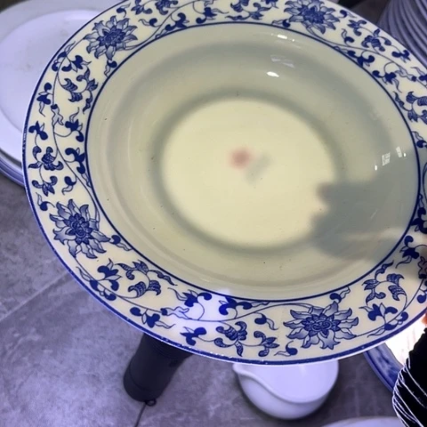 陶瓷8寸深盘两个陶瓷