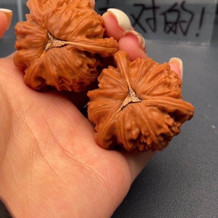 笑***湖吊坠文玩核桃白狮子