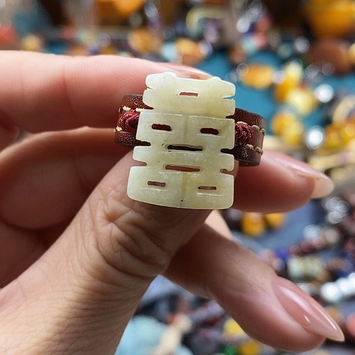 翡翠未镶嵌戒指戒指