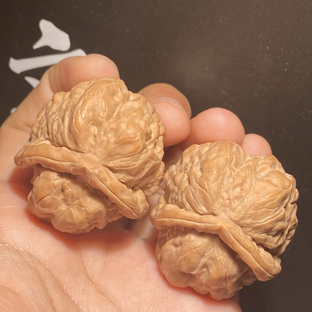 39蛤蟆头龟背天然异形文玩核桃把件一物一图