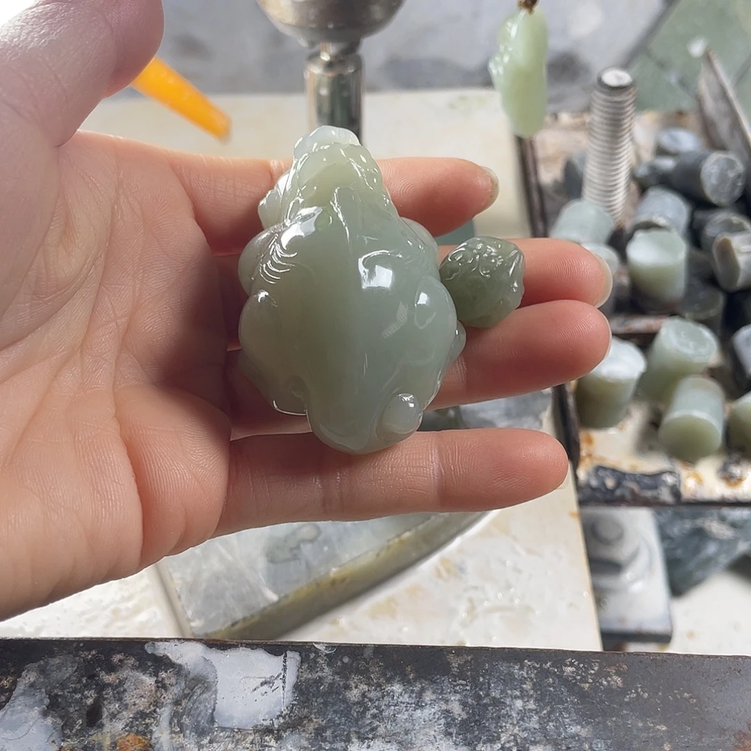 以***心和田玉（糖玉）未镶嵌把件