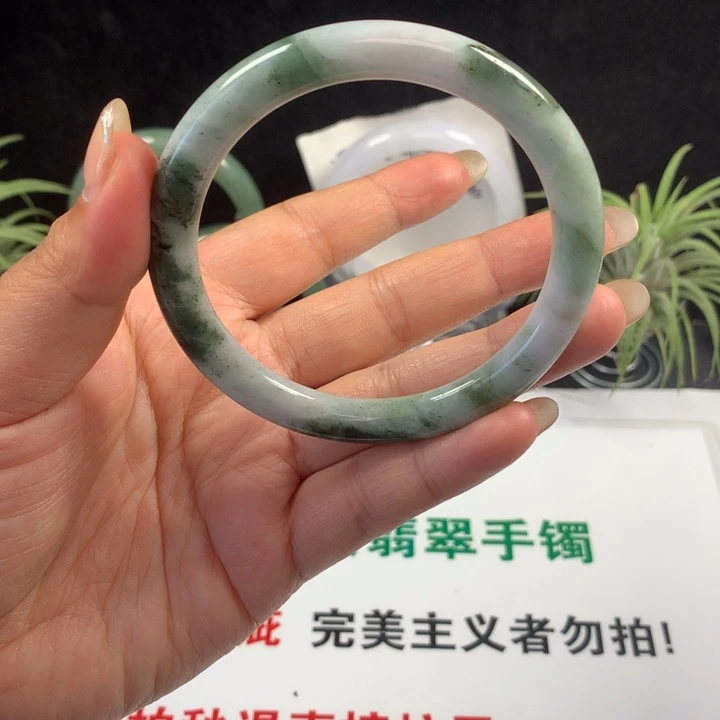 翡翠未镶嵌手镯52