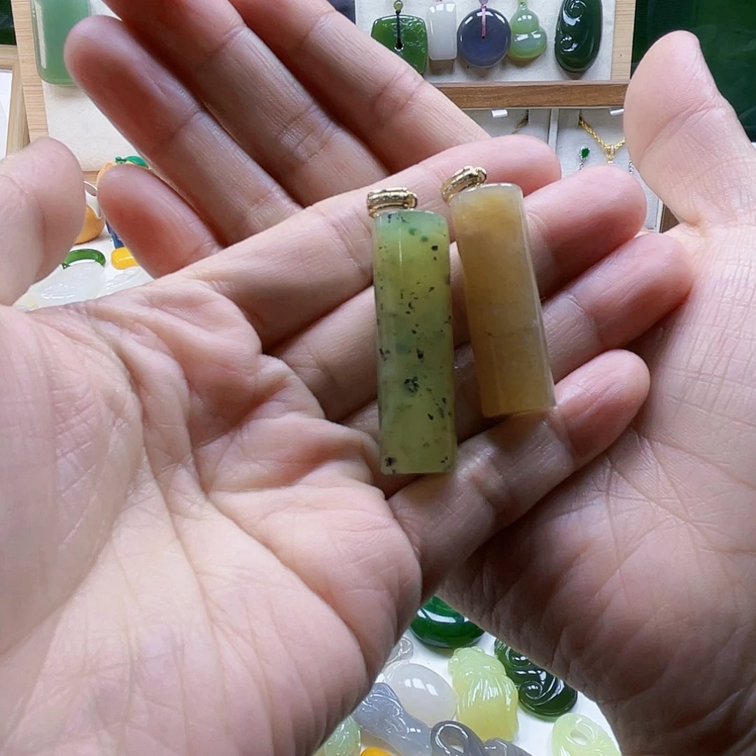 输***梅和田玉未镶嵌吊坠(不含链)