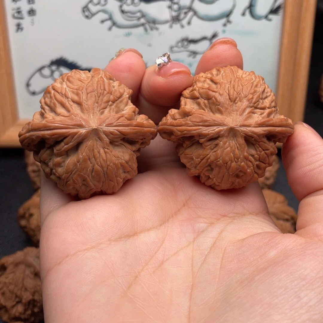 文玩核桃把件44全品红皮磨盘