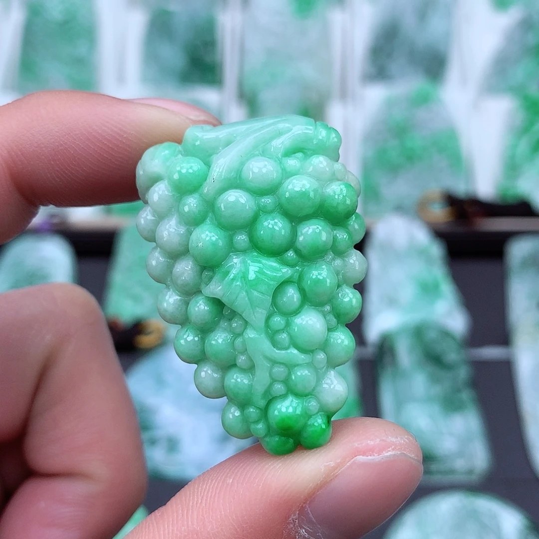 翡翠颈饰未镶嵌翡翠吊坠