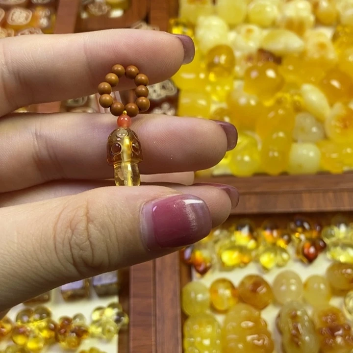 橄榄核吊坠小蘑菇提溜