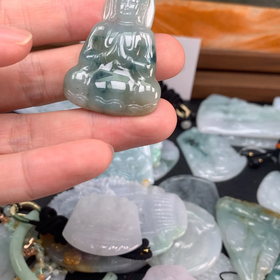 翡翠未镶嵌颈饰福利