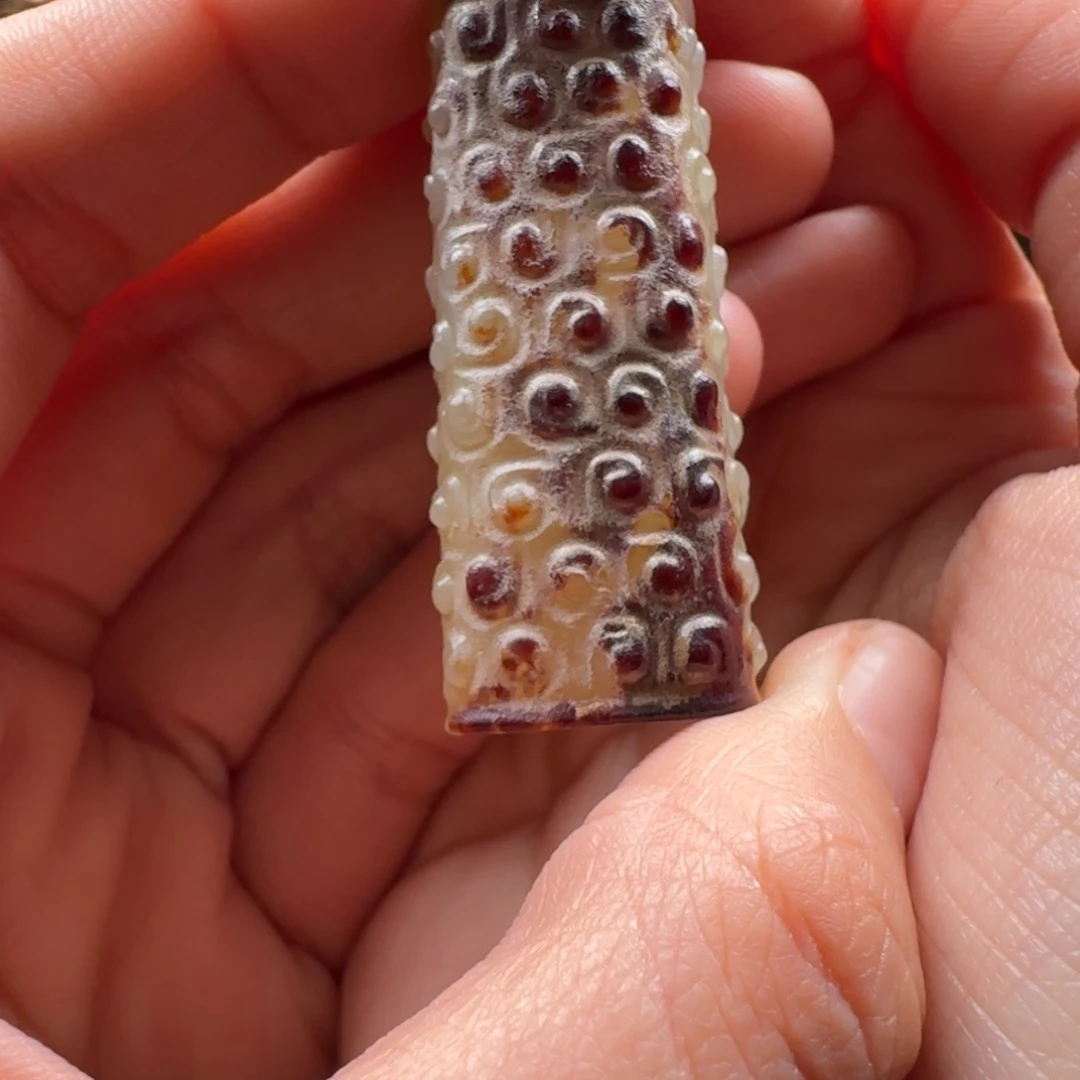 和田玉颈饰未镶嵌元*