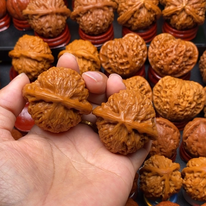 【闪购商品】文玩核桃把件不**肉宫灯