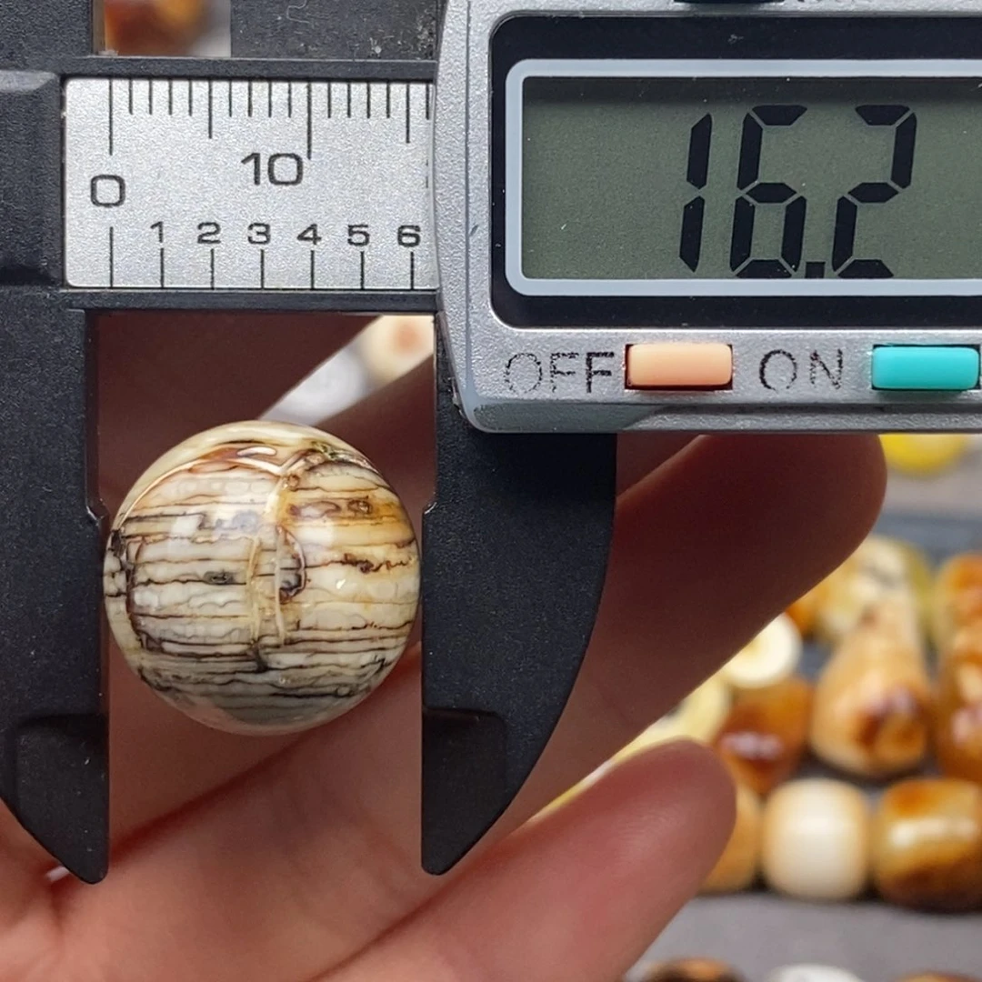 未镶嵌琥珀戒指圆珠