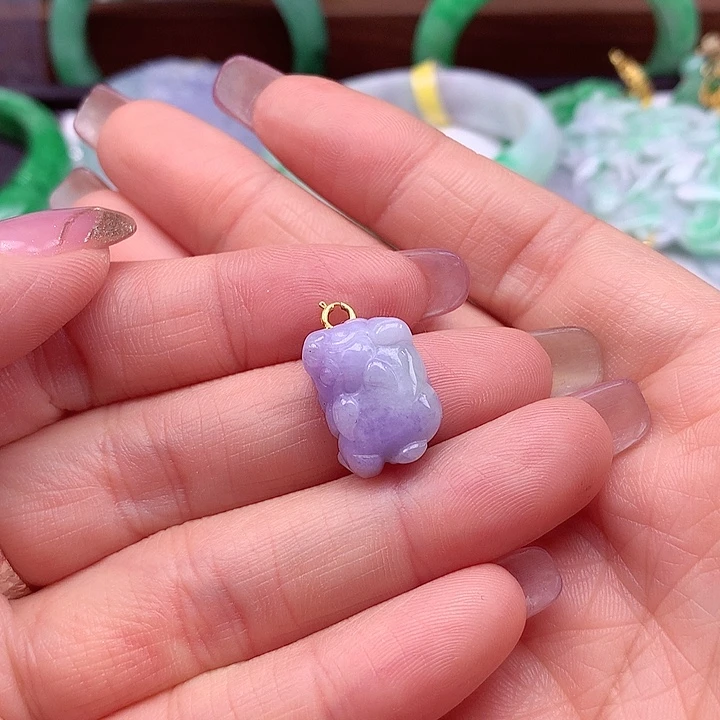 翡翠18K金镶嵌颈饰翡翠