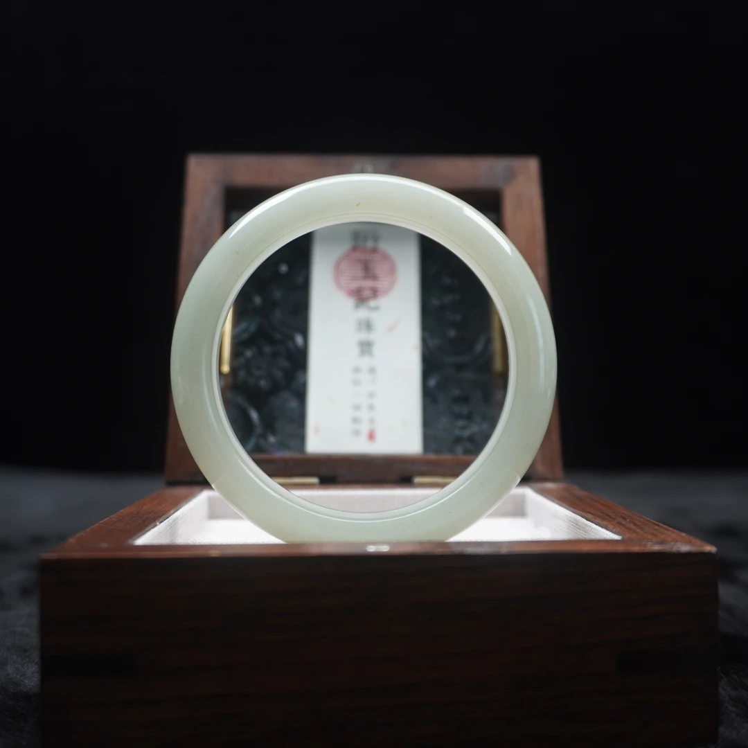 天然东陵玉石手镯油润款白晴色白月光百搭公主风女士礼物时尚温婉