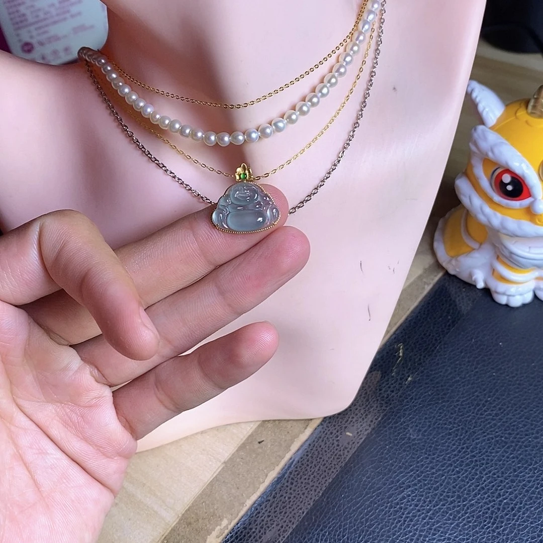 颈饰18K金镶嵌翡翠