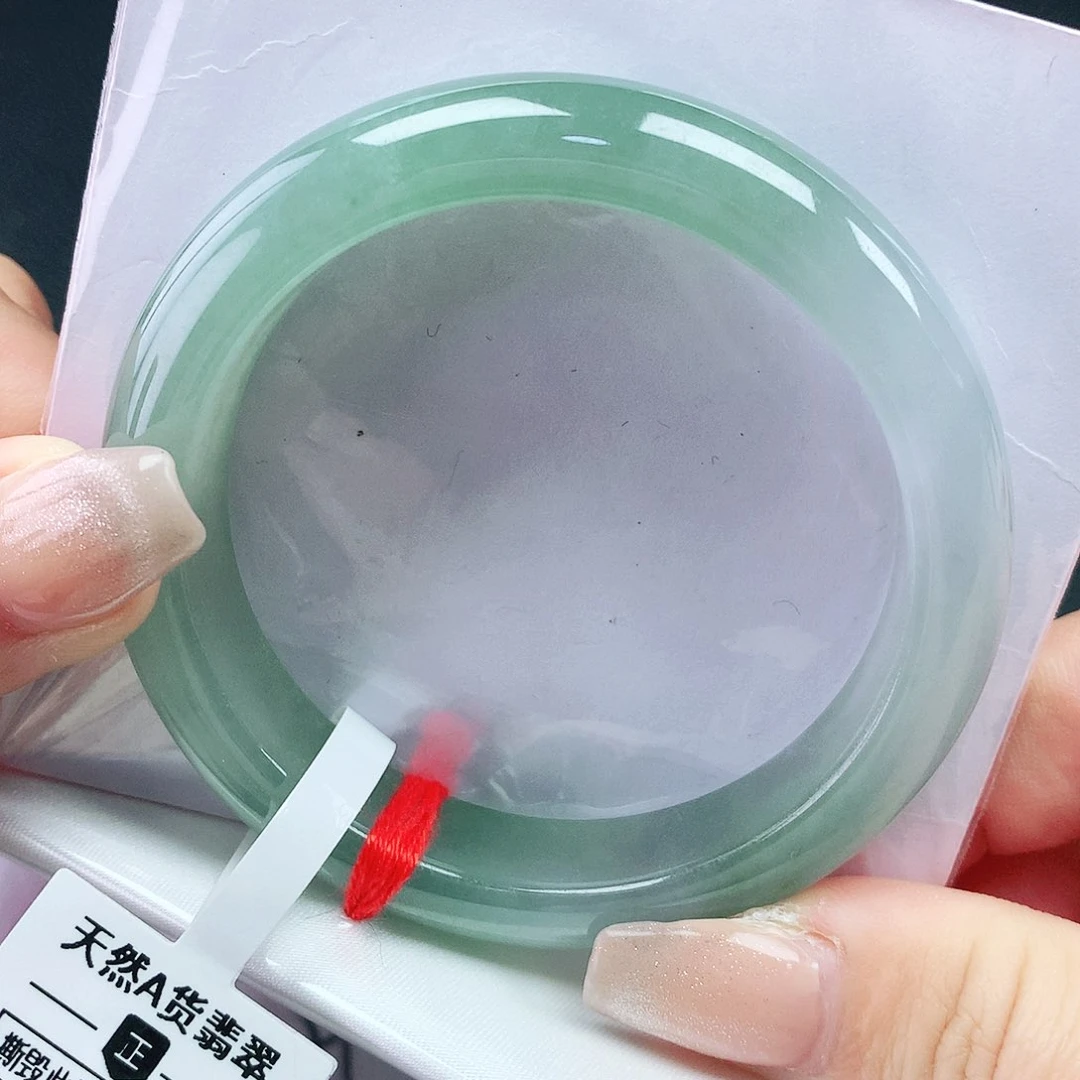 翡翠手镯未镶嵌53圈