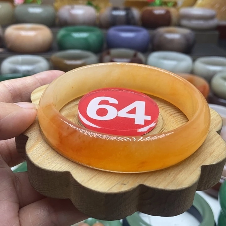 未镶嵌手镯石英质玉