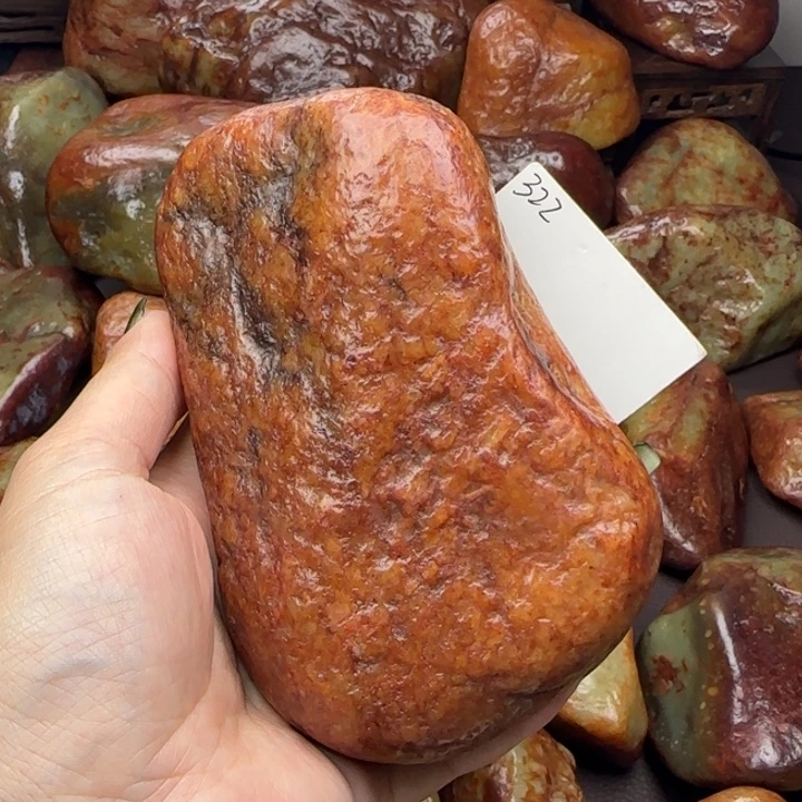 透闪石质玉未镶嵌珠宝奇石