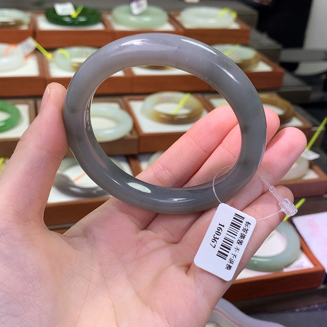 和田玉未镶嵌手镯58