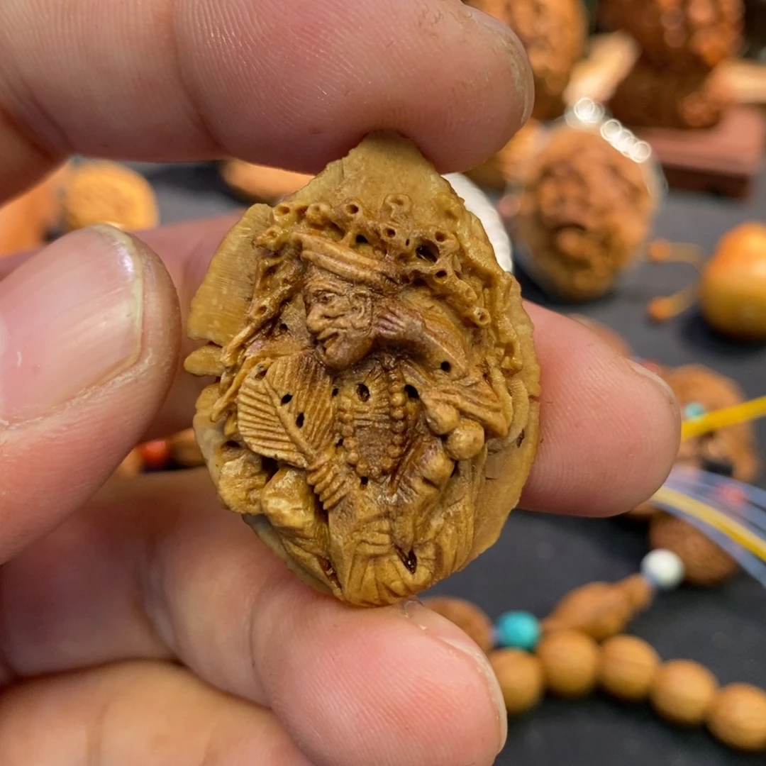济公活佛潍坊核雕桃核雕刻