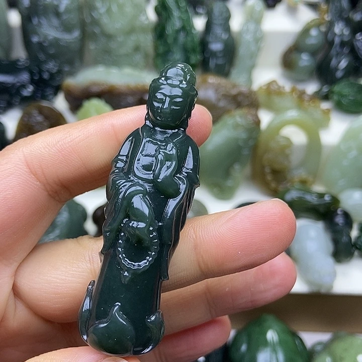 和田玉未镶嵌颈饰