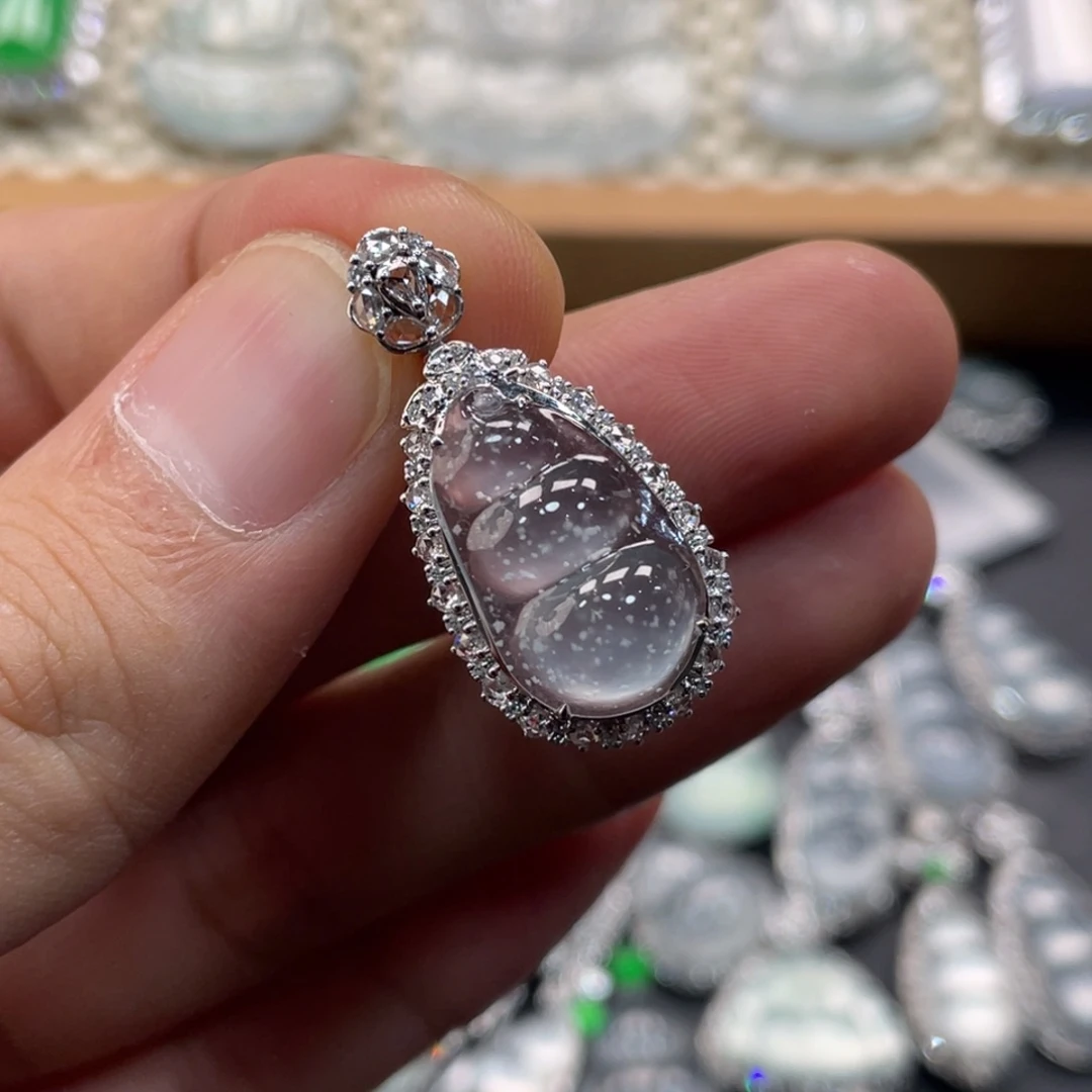 翡翠18K金镶嵌颈饰豆子