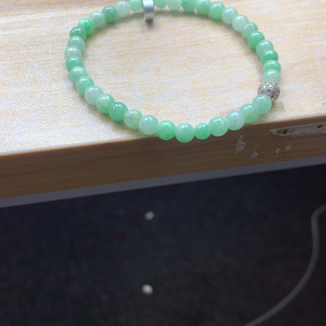 翡翠颈饰未镶嵌吊坠