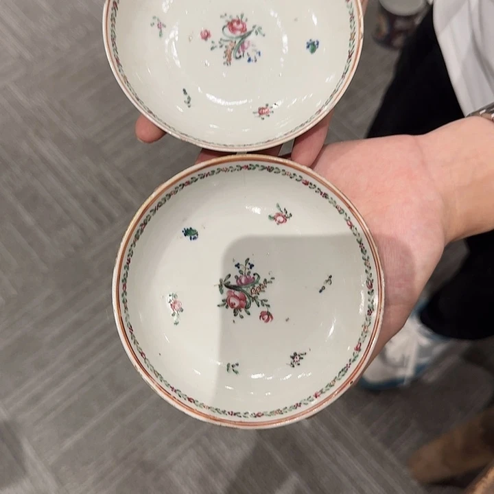 沈*盘子两块，有伤