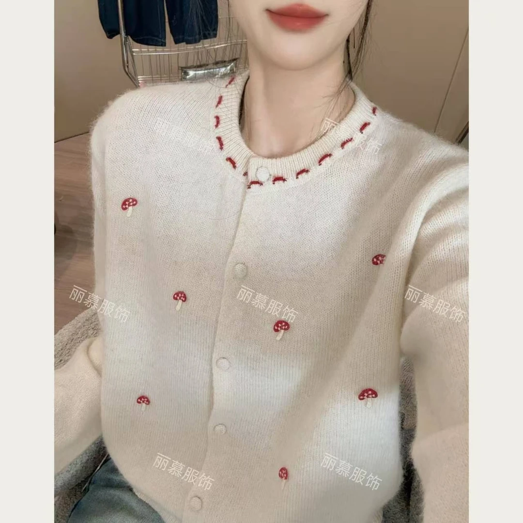 【小蘑菇】设计软糯钩花圆领单排扣长袖针织开衫外套女刺绣毛衣1255