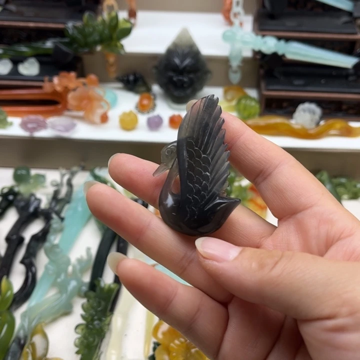 蛇纹石玉未镶嵌岫玉挂坠