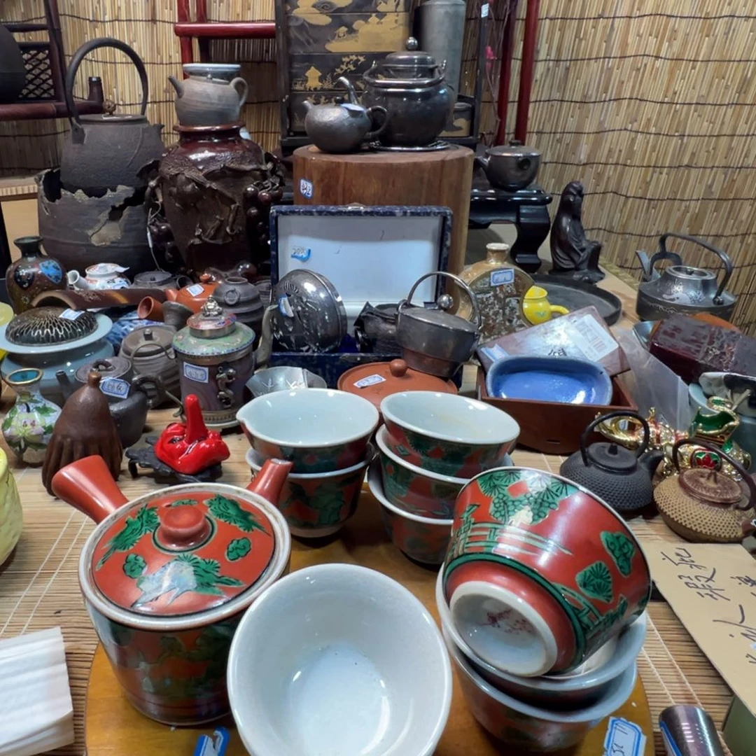 一侧把一公道九个杯子