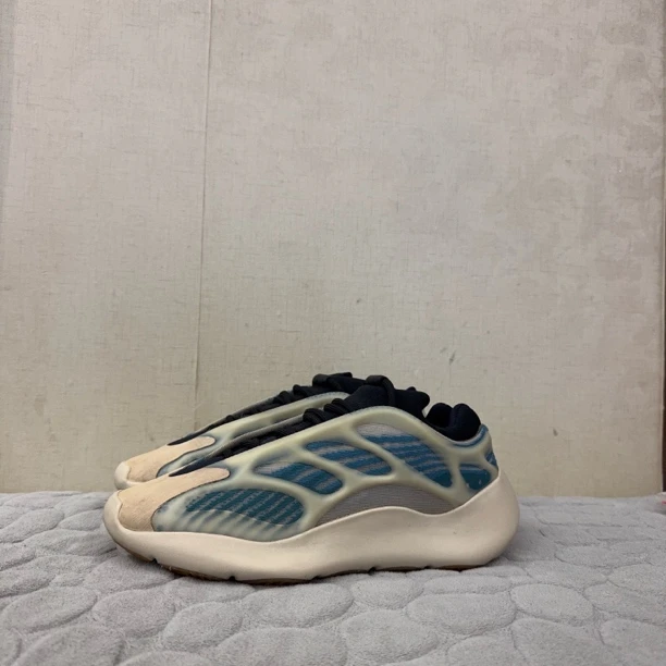 95新 MM6 41.5码/椰子700极光/休闲鞋/原盒/二手