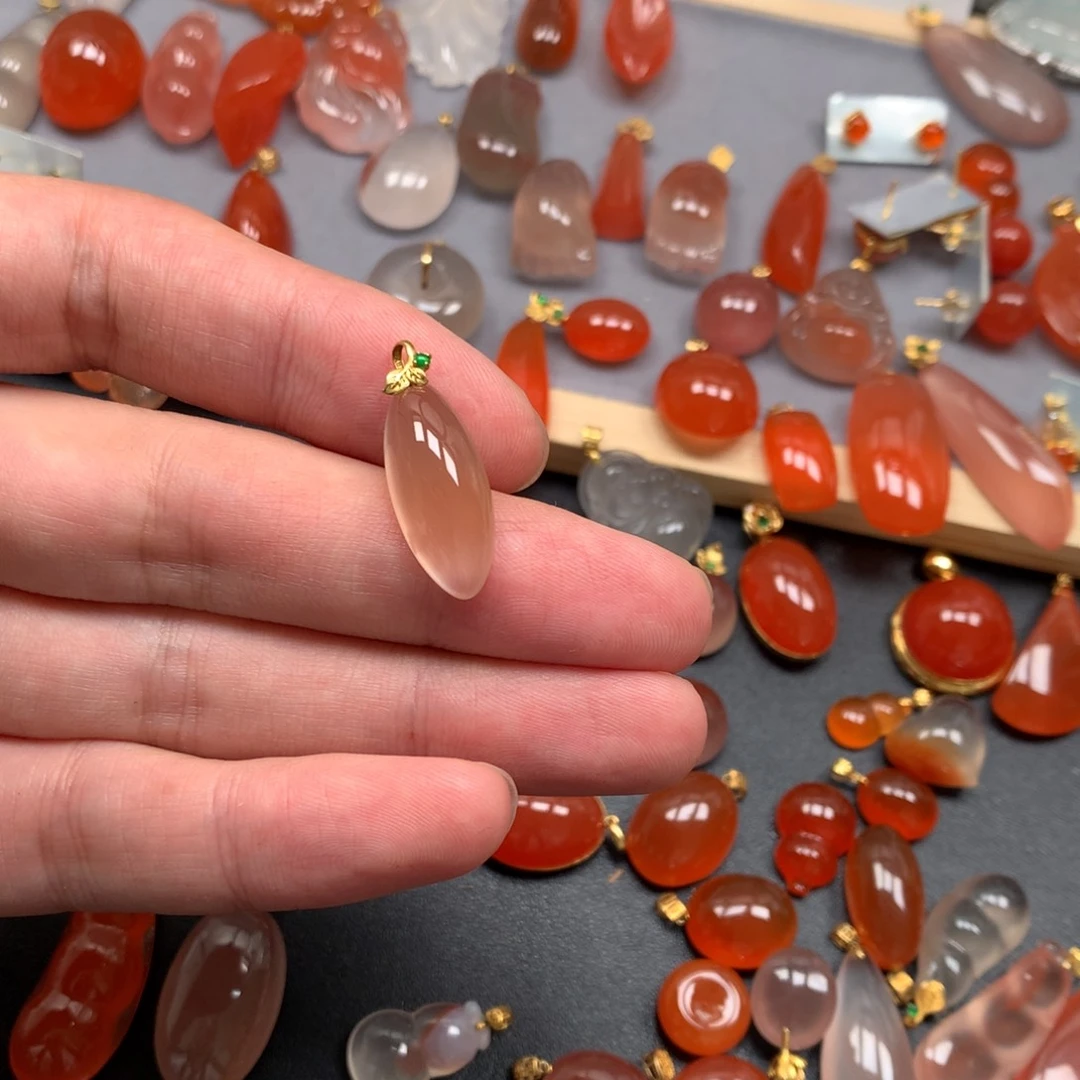 南红玛瑙未镶嵌颈饰